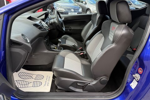 Ford Fiesta ST-2 - 8 SERVICES -NEW MOT -HEATED SEATS -KEYLESS -JUST SERVICED 3