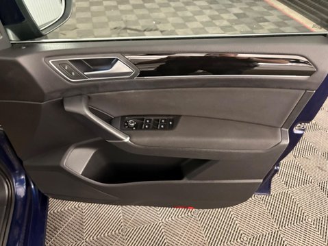 Volkswagen Touran 1.4 TSI SEL DSG Euro 6 (s/s) 5dr 33