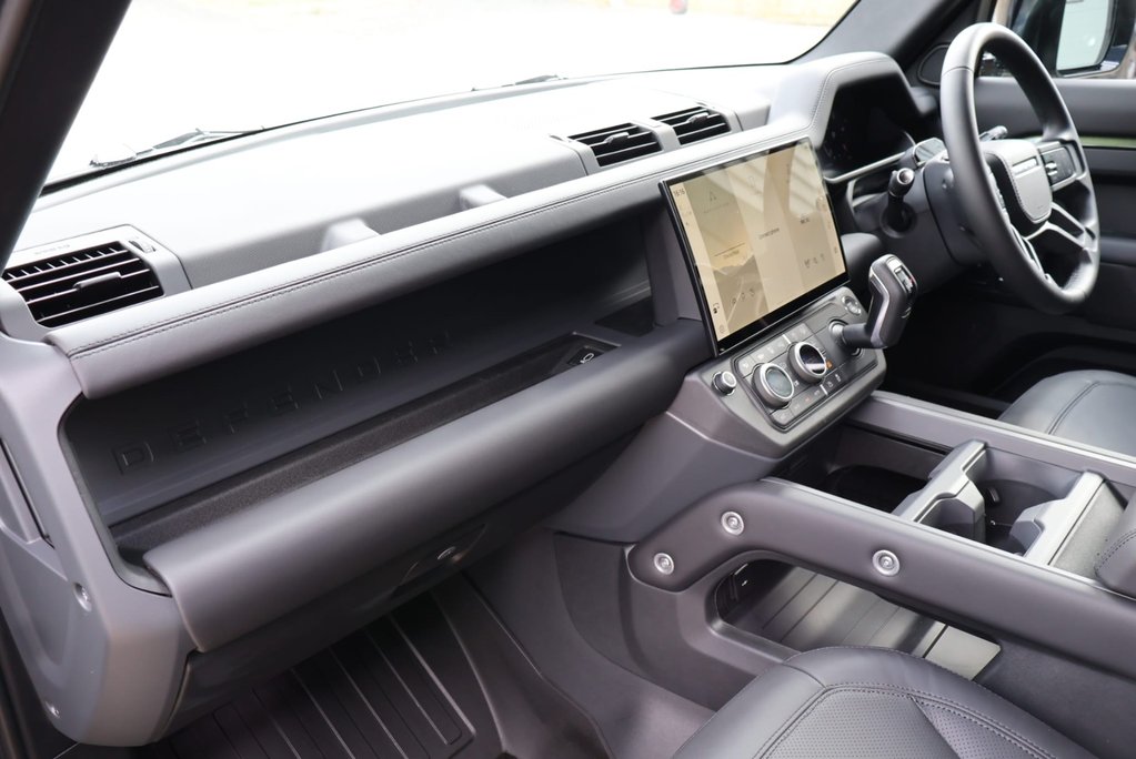 Land Rover Defender 110 2026 HARD TOP X-DYNAMIC HSE 350 WORLD TOUR 2 EDITON REAR  SEATS FITTED PPF  21
