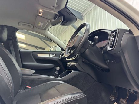 Volvo XC40 2.0 XC40 Momentum D3 5dr 49