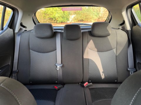 Vauxhall Viva 1.0i SE Euro 6 5dr (a/c) 13