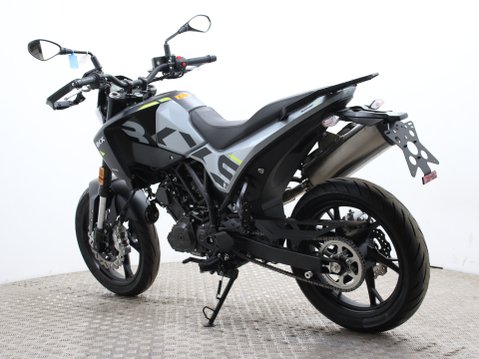Benelli BKX 125 S 11