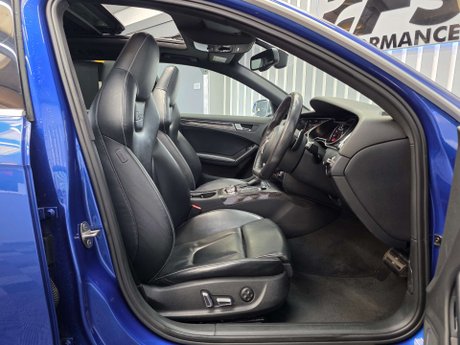 Audi RS4 4.2 FSI V8 Estate 5dr Petrol S Tronic quattro Euro 5 (450 ps) 36