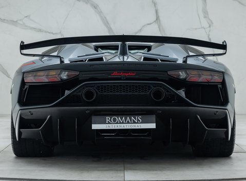 Lamborghini Aventador SVJ LP 770-4 ROADSTER 11