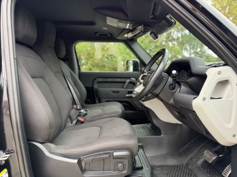 Land Rover Defender 3.0 Defender Hard Top D MHEV Auto 4WD 5dr 10