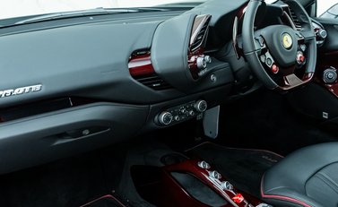 Ferrari 488 GTB Tailor Made 18