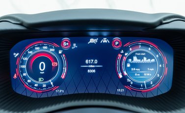 Aston Martin DBX 707 19