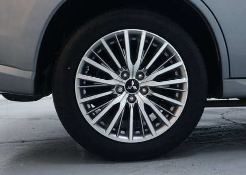 Mitsubishi Outlander 2.4h TwinMotor 13.8kWh Dynamic Safety SUV 5dr Petrol Plug-in Hybrid CVT 4WD 14