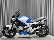 Suzuki Gladius 650 2010 ONLY 26K SV650 MOTOR MOT 08/27 SERVICED A2 650CC 4