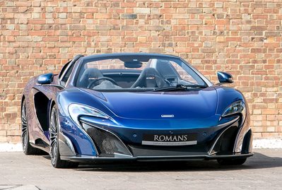 McLaren 675LT Spider MSO Carbon Series