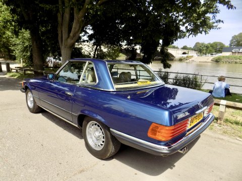 Mercedes-Benz SL Series 380 SL 7