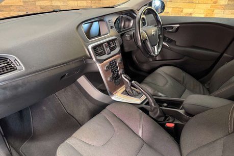 Volvo V40 1.6 T4 Lux Hatchback 5dr Petrol Powershift Euro 5 (s/s) (180 ps) 82