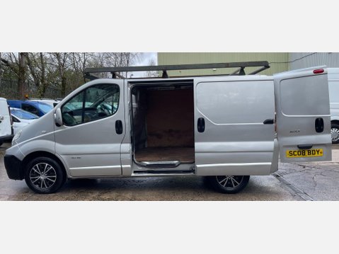 Renault Trafic 2.0 TD dCi SL27 Sport L1 H1 4dr 16