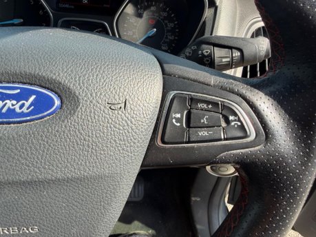 Ford Focus ST-LINE X 14