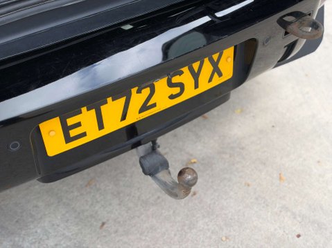 Land Rover Defender 3.0 Defender X-Dynamic SE D MHEV A 4WD 5dr 35