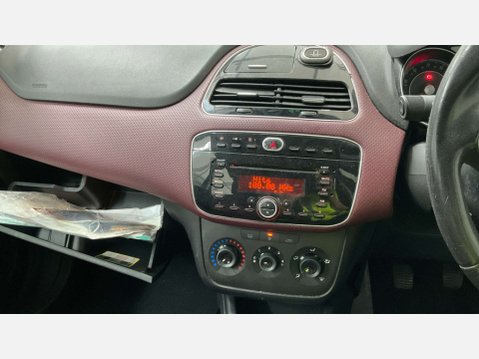 Fiat Punto Evo 1.4 Dynamic Hatchback 5dr Petrol Euro 5 (s/s) (77 bhp) 12