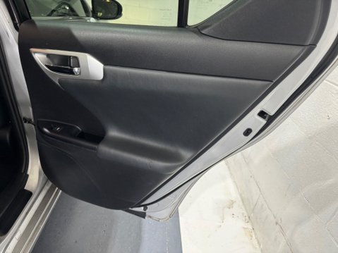 Lexus CT 1.8 200h SE-L CVT Euro 5 (s/s) 5dr 23