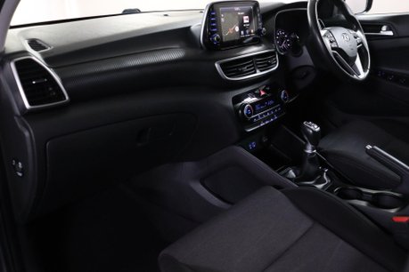 Hyundai TUCSON GDI SE NAV 33