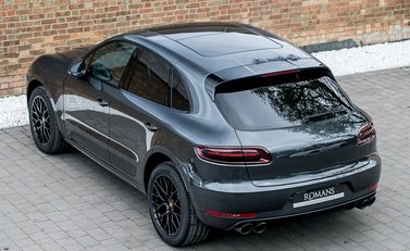 Porsche Macan GTS 9