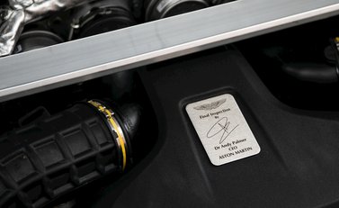 Aston Martin V8 Vantage 29