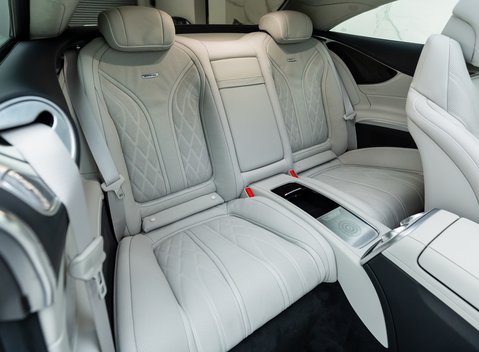 Mercedes-Benz AMG S63 Coupe Premium 18