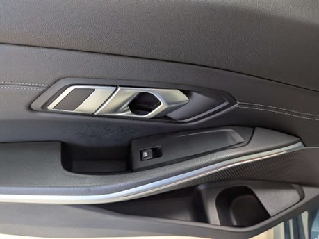 BMW 3 Series 2.0 318d Sport Auto 4dr 38