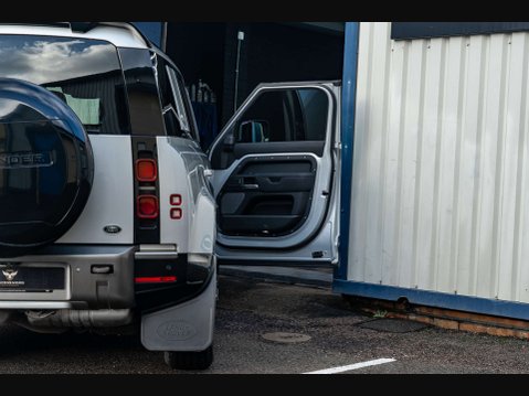 Land Rover Defender 3.0 Defender X-Dynamic S D MHEV Auto 4WD 5dr 8