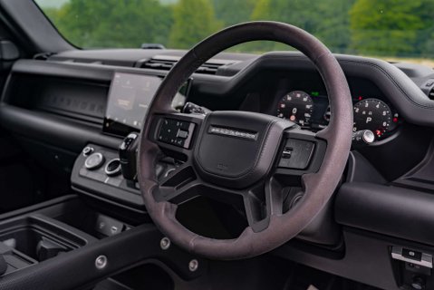 Land Rover Defender V8 Carpathian Edition 14