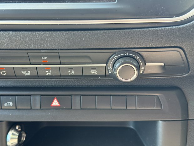 Vauxhall Vivaro SWB L1H1 Low Roof Pro 2700 Air Con Cruise Sensors EURO 6 32
