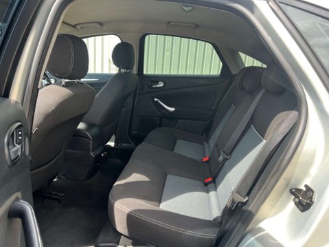 Ford Mondeo 2.0 Mondeo Zetec TDCi 140 5dr 21