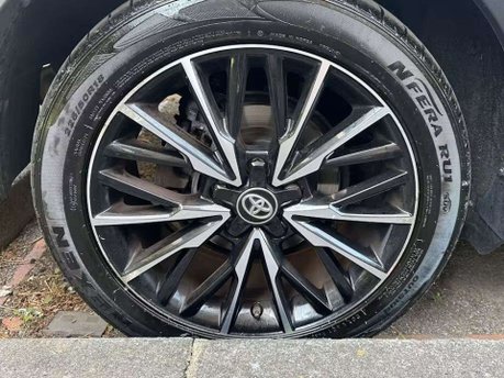 Toyota C-HR 1.8 VVT-h Excel SUV 5dr Petrol Hybrid CVT Euro 6 (s/s) (122 ps) 8