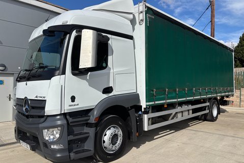 Mercedes-Benz Actros 1824L Streamspace with 8.6m Body & Tail Lift 5
