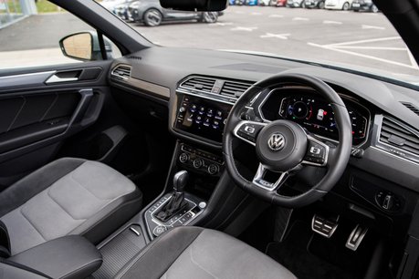 Volkswagen Tiguan R-LINE TECH TDI 4MOTION DSG