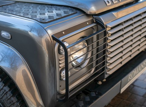 Land Rover Defender 90 TD XS Station Wagon 27