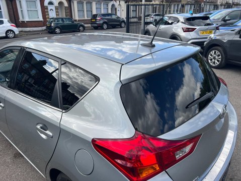 Toyota Auris 1.6 V-Matic Excel Euro 5 5dr 16
