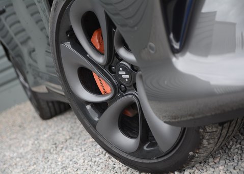 MG IM6 100kWh LAUNCH EDITION AWD 2