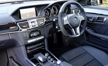 Mercedes-Benz E Class AMG 22