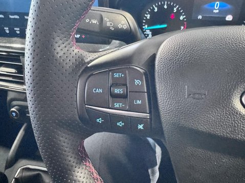 Ford Focus 1.0T EcoBoost ST-Line Euro 6 (s/s) 5dr 17