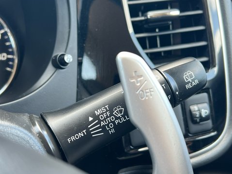 Mitsubishi Outlander DESIGN 33