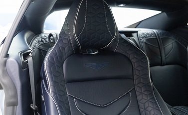 Aston Martin DBS Superleggera 11