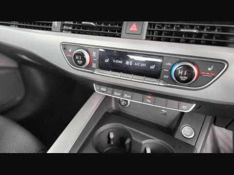 Audi A4 TDI TECHNIK MHEV 23