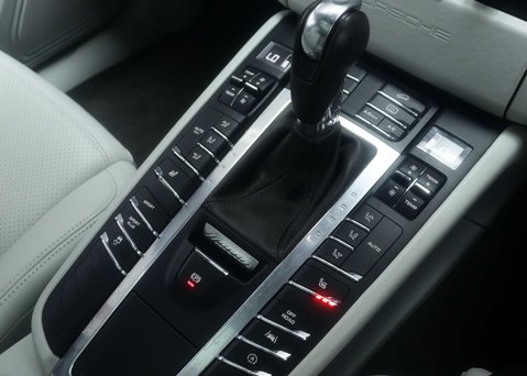 Porsche Macan 3.0 Macan S Semi-Auto 4WD 5dr 38
