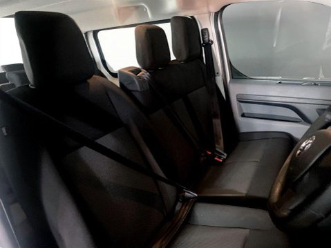 Vauxhall Vivaro Life 50kWh Combi MPV 5dr Electric Auto LWB (9 Seat, 11kW Charger) (136 ps) Elect 11