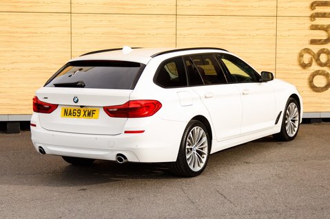 BMW 5 Series 520D XDRIVE SE TOURING 7