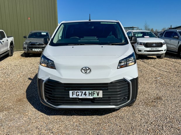 Toyota Proace MWB L2H1 [SOLD MM] Low Roof Icon Air Con Nav Sensors EURO 6 3