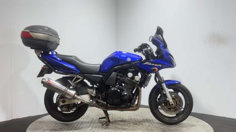 Yamaha FZS 2003 HIGH MILES RUNNING PROJECT BIKE SPARES OR REPAIR 600CC 1