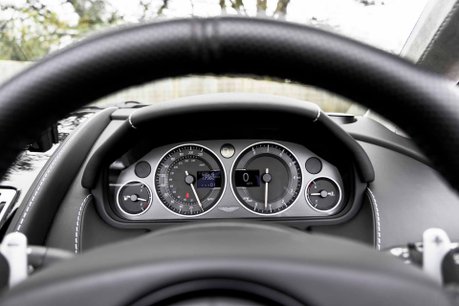 Aston Martin DBS V12 VOLANTE. FULL ASH. CARBON EXT. CERAMIC BRAKES. BANG & OLUFSEN. 8