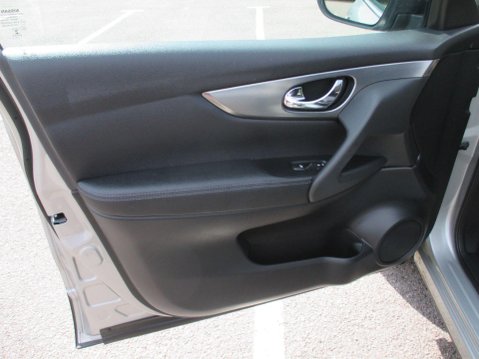 Nissan Qashqai 1.3 DIG-T N-Connecta Euro 6 (s/s) 5dr 50