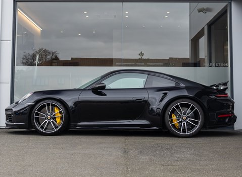 Porsche 911 Turbo S (992) 3