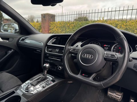 Audi RS4 4.2 RS 4 FSI Quattro Auto 4WD 5dr 3